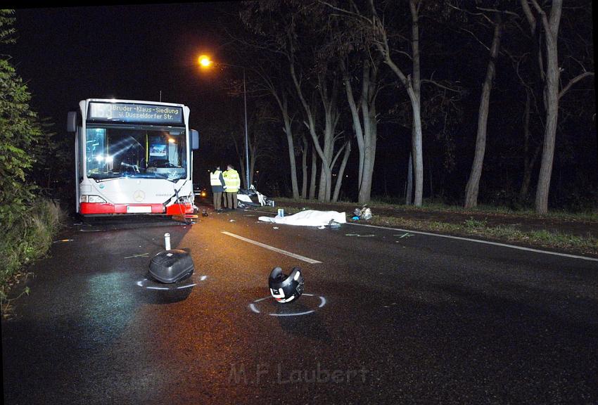 VU Roller KVB Bus Hoehenhauser Ring Koeln Muelheim P33.JPG